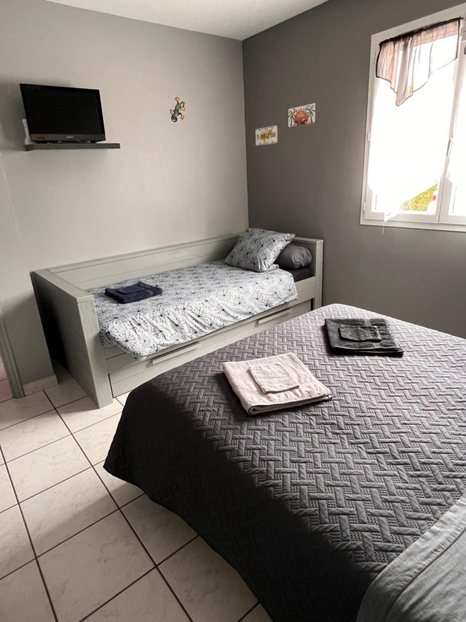 B&B Chambres d'Hôtes Chez Florence Montmerle-sur-Saone Exterior foto